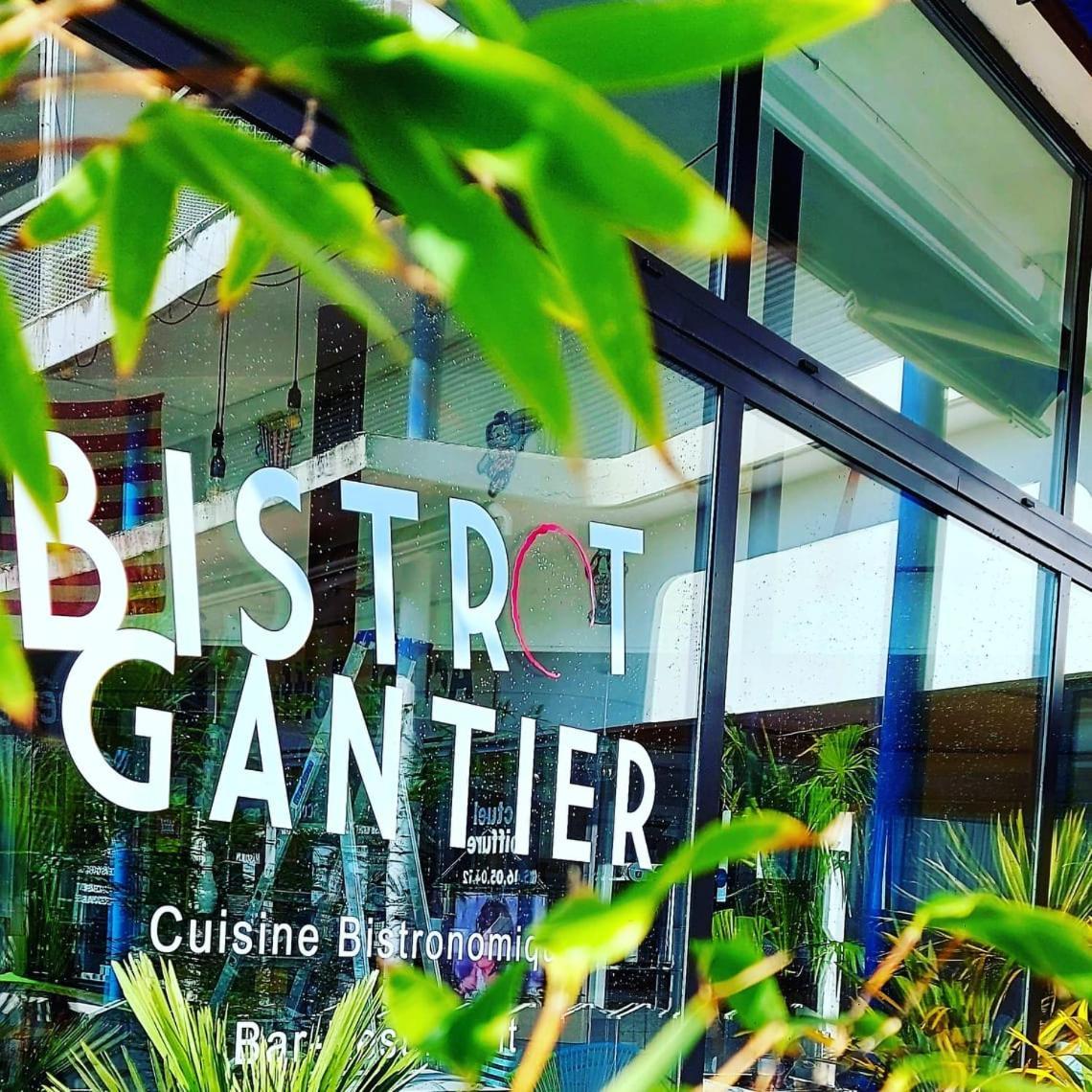 Hotel La Croisette & Restaurant Bistrot Gantier En Centre Ville Royan Exterior foto
